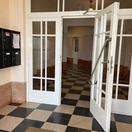 Apartment Uniek Op De Zeedijk Met Parking
