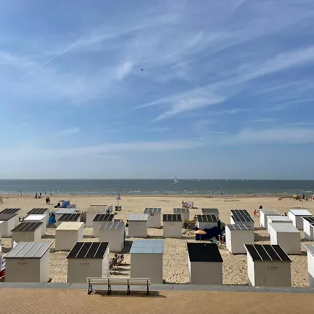 Uniek Op De Zeedijk Met Parking * Ostende