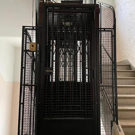 Uniek Op De Zeedijk Met Parking * Ostend