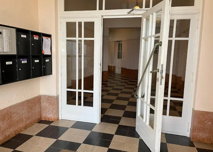 Apartment Uniek Op De Zeedijk Met Parking