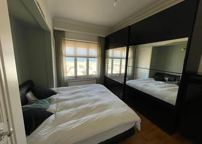 Uniek Op De Zeedijk Met Parking * Ostende