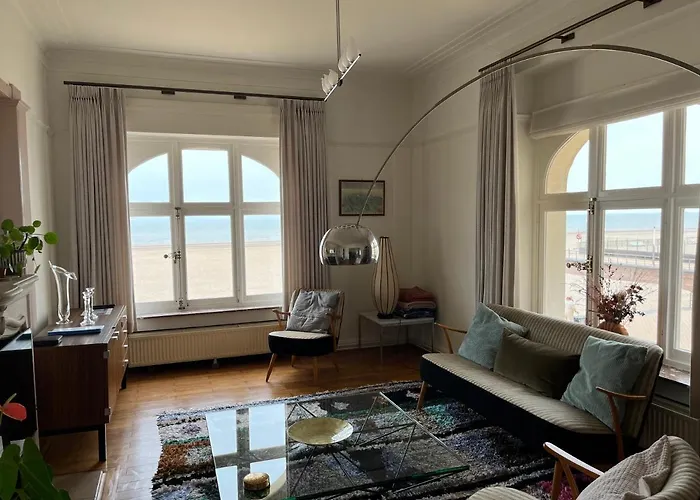 Uniek Op De Zeedijk Met Parking Appartement *